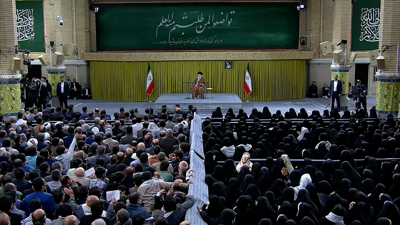 الامام الخامنئي (2)